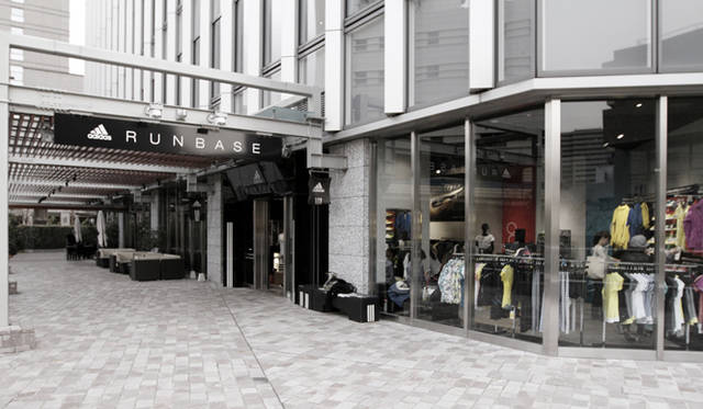 <strong>Run for Children Tohoku in adidas RUNBASE 2013</strong>　皇居のすぐそばにあるランニング施設「アディダス ランベース（adidas RUNBASE）」