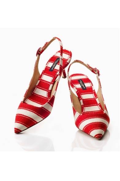 ストライプのミュール<br />価格｜5万400円<br /><br />期間｜2013年3月20日（水、祝）～4月2日（火）<br />場所｜伊勢丹新宿店本館2階＝婦人靴プロモーションスペース<br /><br />ドルチェ&ガッバーナ ジャパン<br />Tel. 03-6419-2220期間｜2013年3月20日（水、祝）～4月2日（火）<br />場所｜伊勢丹新宿店本館2階＝婦人靴プロモーションスペース<br /><br />ドルチェ&ガッバーナ ジャパン<br />Tel. 03-6419-2220