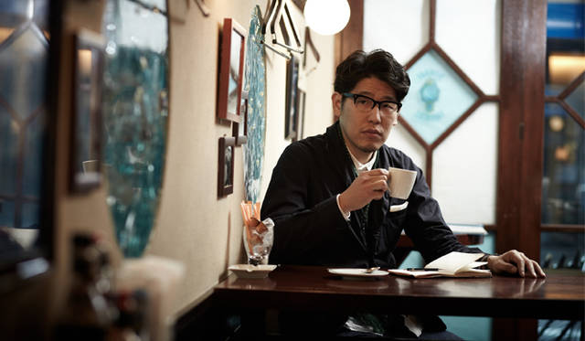 <strong>ESTNATION ｜エストネーション</strong>　「ヴィンテージの古着をそのまま再現するのではなく、現代の日常にマッチしたデザインをくわえています。『つい手にとってしまう』洋服をお届けしたいので」（マービー ジャモーク／デザイナー・佐々木継太氏）