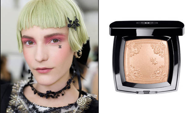<strong>CHANEL｜シャネル</strong>　フェイス パウダー「ムーシュ ドゥ ボーテ」（8190円） ©CHANEL 2012