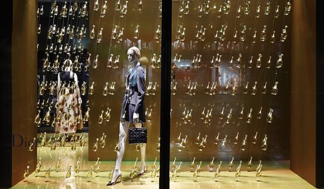 <strong>Dior｜ハロッズがディオールのワンダーランドに</strong>