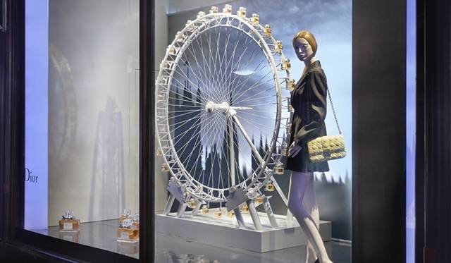 <strong>Dior｜ハロッズがディオールのワンダーランドに</strong>