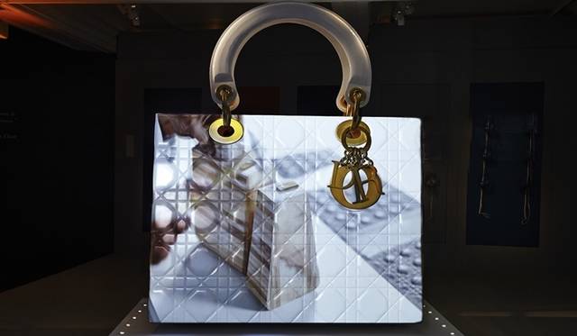 <strong>Dior｜ハロッズがディオールのワンダーランドに</strong>