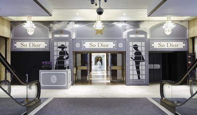 <strong>Dior｜ハロッズがディオールのワンダーランドに</strong>