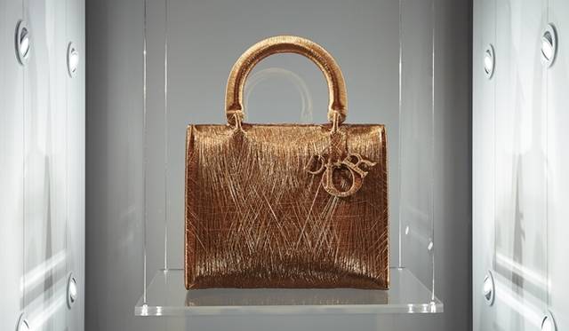 <strong>Dior｜ハロッズがディオールのワンダーランドに</strong>