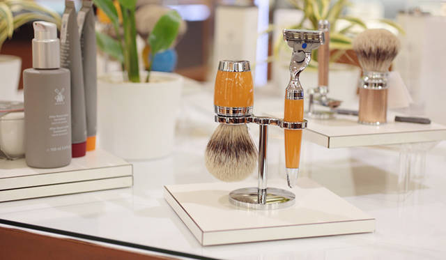 <strong>ISETAN MEN’S｜伊勢丹</strong>　伊勢丹新宿店メンズ館1階 メンズコスメティック　STYLO シェービング3点キット／ブラック・レジン 3万5700円