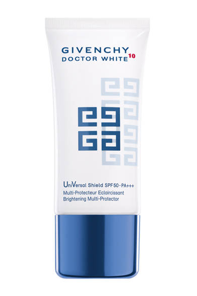 <strong>GIVENCHY｜ジバンシイ</strong><br /><br />紫外線のみならず、大気汚染、乾燥、酸化……外から内から、全方位で肌を守るマルチプロテクターが新発売。表面では薄い“盾”ヴェールを形成し、あらゆる外部刺激の侵入を防ぐのと同時に、内部ではビタミンC、Eの強力な働きにより肌の酸化やフリーラジカルを徹底除去。ラベンダーカラーのテクスチュアが気になる色ムラをカバーしながら、もともと色白であったかのような、天性の“色白肌”を叶えてくれる。<br /><br />DW10 UV シールド[30mL]<br />SPF50 / PA+++　5775円<br /><br />パルファム ジバンシイ[LVMHフレグランスブランズ]　<br />Tel. 03-3264-3941<br />www.parfumsgivenchy.jp/