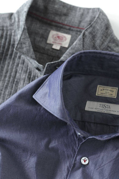 <strong>阪急メンズ東京｜2013年4月は、ドレッシーに着こなす“インディゴシック”</strong>　上／インディゴシャツ1万6800円（J.プレス）、下／インディゴシャツ1万7850円（アングレー／阪急メンズ東京）