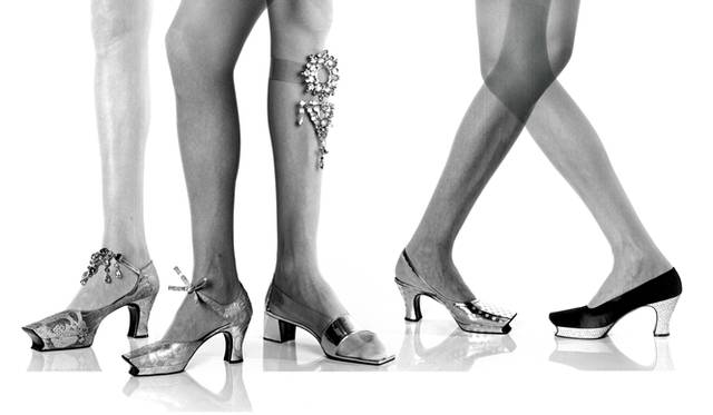 <strong>Roger Vivier｜メゾンの歴史をまとめた「ロジェ ヴィヴィエ ブック」を発表 </strong>