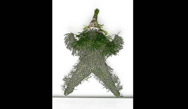 <strong>ART 13｜「ARRRGH! MONSTERS DE MODE」</strong><br /><br />　Jean-Paul Lespagnard, The Believers, 2010, © photo: Javier Barcala / La Fortuna Studio. 