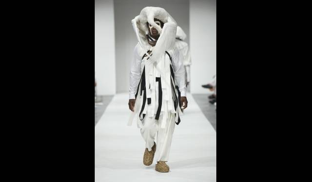 <strong>ART 13｜「ARRRGH! MONSTERS DE MODE」</strong>　Mads Dinesen, MA collection University of the Arts Berlin, 2010, photo: Corina Lecca.