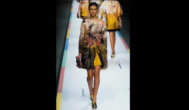 <strong>FENDI｜『フェンディ　もうひとつのアート、クリエイションとイノベーションの軌跡』</strong>　「ビッグバン」、2013年春夏