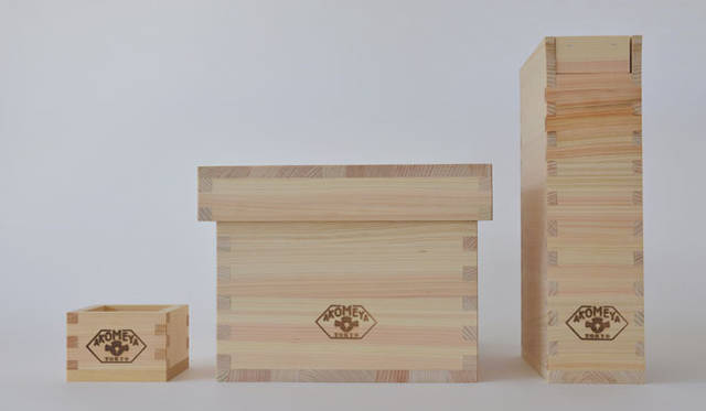 <strong>AKOMEYA TOKYO｜アコメヤ トーキョー</strong>　写真左から枡 600円～、米びつ（5kg）8000円、米びつ（2kg）2800円