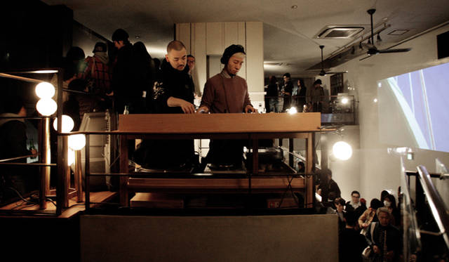 <strong>G-STAR RAW｜ジースター ロゥ</strong>　「THE ART OF RAW」レセプションパーティでDJプレイを披露したDEX PISTOLS