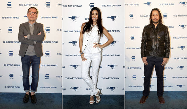 <strong>G-STAR RAW｜ジースター ロゥ</strong>　写真左から、ハニカム編集長の鈴木哲也、モデルのメロディー・洋子、ジースターロゥ グローバルブランドディレクターのシュブハンカー・レイ