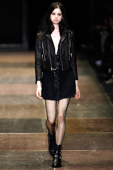 <strong>Saint Laurent｜サンローラン</strong>　2013-14年秋冬コレクション　Courtesy of Saint Laurent