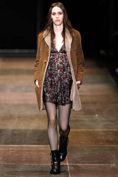 <strong>Saint Laurent｜サンローラン</strong>　2013-14年秋冬コレクション　Courtesy of Saint Laurent