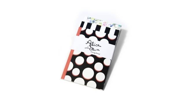 <strong>alice ＋ olivia｜3号店を銀座三越にオープン</strong> オリジナルノートブック3冊をセットでプレゼント