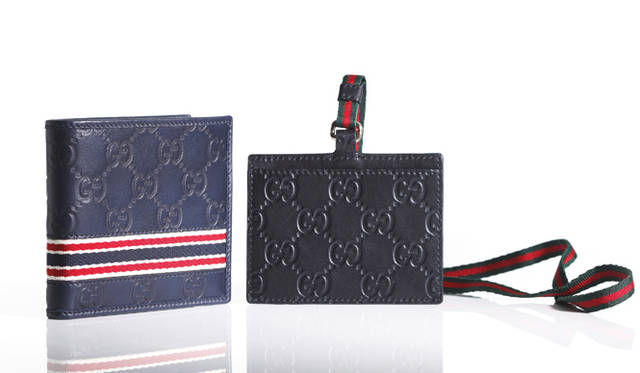 <strong>GUCCI｜グッチ</strong>　左から 財布 4万9350円、IDケース 2万4150円