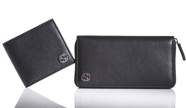 <strong>GUCCI｜グッチ</strong>　左から 二つ折り財布 4万4100円、長財布 5万8800円