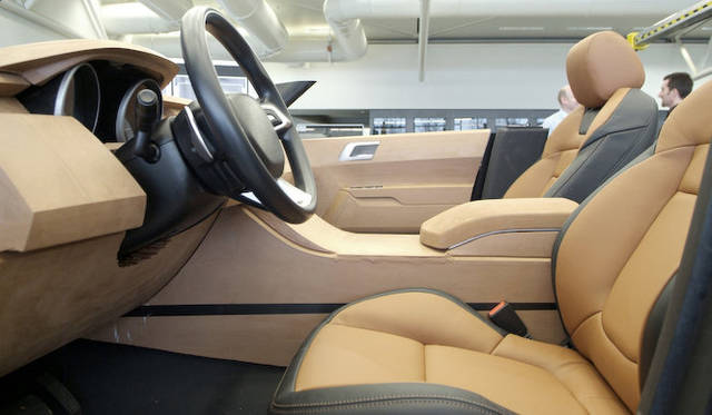 デザイン確認のためのクレイモデル