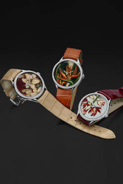 「メティエ・ダール フロリレージュ」左から、リス ブラン（ホワイト リリイ）／レンヌ（クイーン）／リモドロン ドゥ シンヌ（チャイニーズ リモドロン）。手巻き、WGケース、各1136万1000円（予価）。9月発売予定。