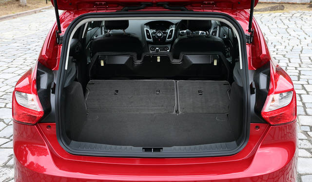 最大で1101リットルという容量を誇るラゲッジスペース。