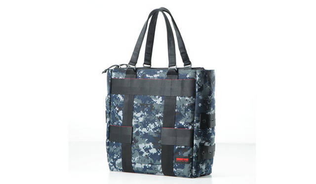<strong>BRIEFING｜ブリーフィング</strong>　PROTECTION TOTE NAVY DIGITAL CAMO　3万450円
