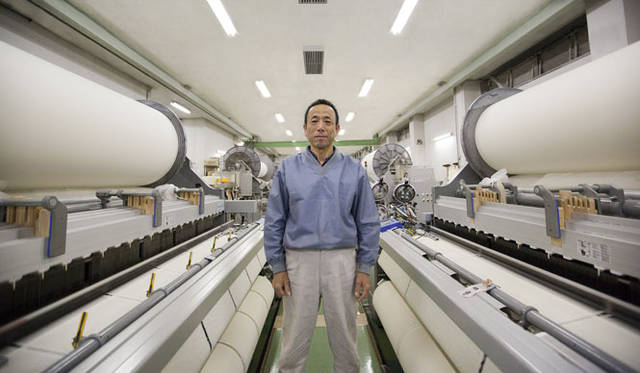 <strong>ℓℓℓworks｜ルルルワークス</strong>　日本の二大タオル産地のひとつ、大阪・泉州にある「竹利タオル」の工場で「フタエ ガーゼ＆パイル」は織られている
