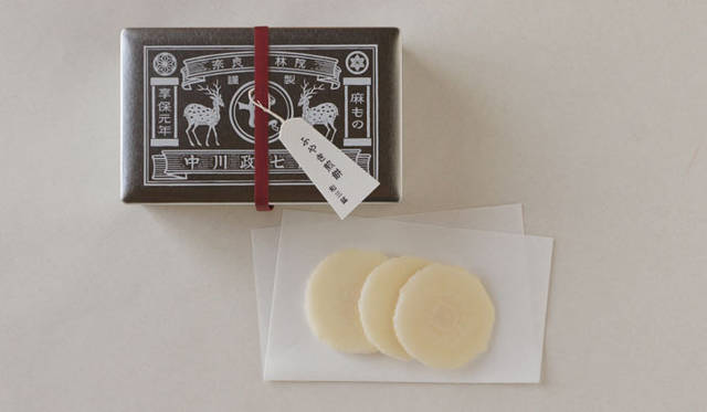 <strong>中川政七商店</strong>　丸の内KITTE4階「中川政七商店 東京本店」　いせや本店コラボレーション菓子「麩焼き」1050円