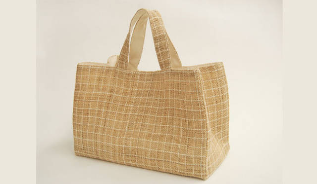 <strong>中川政七商店</strong>　丸の内KITTE4階「中川政七商店 東京本店」　奈良モノ展 展開アイテム「手織り麻の買い物バッグ」6090円