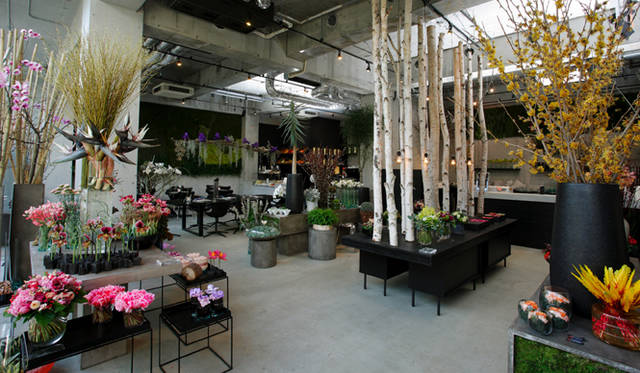 <strong>My Own Watch｜ニコライ・バーグマンさん</strong>　店内ではフラワーショップだけでなく、フラワースクール、カフェ、インテリア＆ライフスタイルショップも展開する