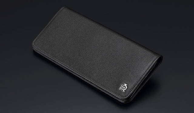 <strong>dunhill｜ダンヒル</strong>　レザーコレクション「Bourdon」　コートの内ポケットに収まるサイズの使いやすいコートウォレット4万5150円（19×9.5cm）© dunhill