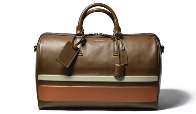 <strong>COACH｜コーチ</strong>　コーチ表参道 限定カラー　「ブリーカー レザー デボス ペインテッド ストライプ ダッフル」 [H28×W46×D23cm]　12万6000円
