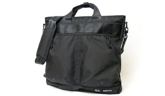 <strong>KINASHI CYCLE × BRIEFING｜木梨サイクル×ブリーフィング</strong> 「NEO STEALTH」（W44×H45×D5cm） 3万9000円
