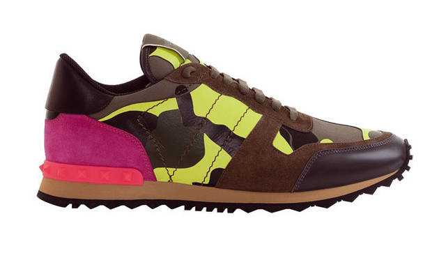 <strong>VALENTINO｜ヴァレンティノ</strong>　VALENTINO GARAVANI / ヴァレンティノ ガラヴァーニ 「ロックランナー」　ミラノ モンテナポレオーネフラグシップストア限定スニーカーコレクション　　YELLOW SNEAKER 価格｜490.00 EUR