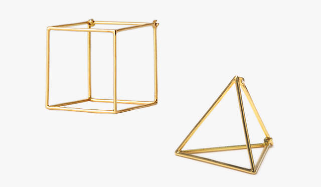 「Solid」[K18YG] ピアス 左から 2万2050～6万8250円、1万9950～4万7250円　※各5サイズ展開