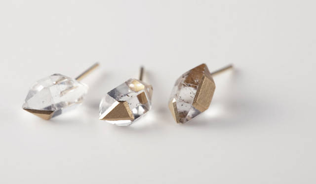 「facet」[ハーキマーダイヤモンド×K18YG]　ピアス 左から 2万9400円、3万7800円、4万6200円