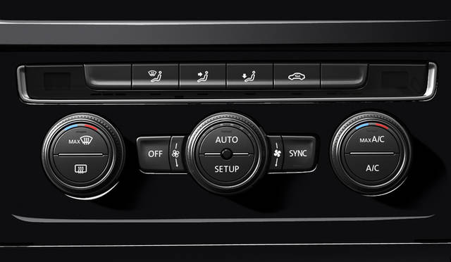 2ゾーンフルオート エアコンディショナー<br /><br />写真は一部装備がことなる欧州仕様車