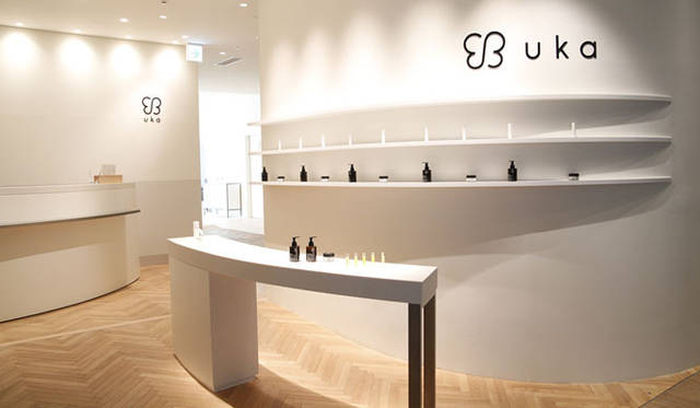 <strong>uka｜ウカ</strong>　トータルビューティーサロン「uka 丸の内KITTE店」　フロント