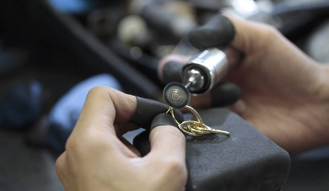 <strong>MIKIMOTO｜ミキモト</strong>　未来への扉を開く、受け継がれる匠の技術