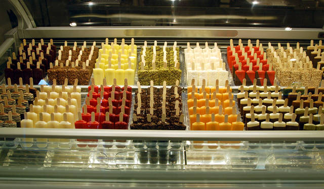 <strong>COLE HAAN｜コール ハーン</strong> 話題のアイスクリームショップ「popbar」とコラボレーション