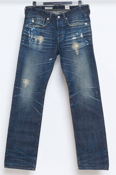 <strong>ESTNATION｜エストネーション</strong>　エストネーション六本木ヒルズ店10周年限定アイテム　ジーンズ4万4100円（AG／エストネーション）