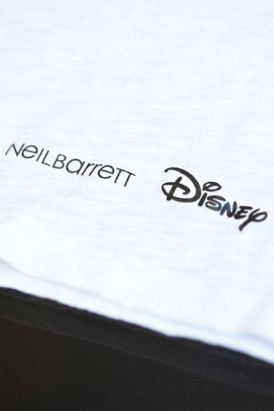 <strong>ESTNATION｜エストネーション</strong>　エストネーション六本木ヒルズ店10周年限定アイテム　Tシャツ2万3100円（ニール・バレット／エストネーション）©Disney