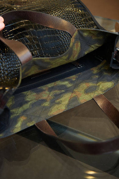 <strong>ESTNATION｜エストネーション</strong>　エストネーション六本木ヒルズ店10周年限定アイテム　バッグ7万8750円（ドリス ヴァン ノッテン／エストネーション）