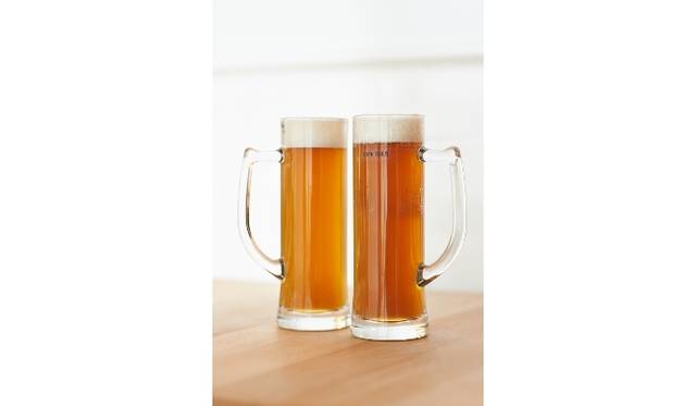 <strong>cafe 104.5｜カフェ イチマルヨンゴー</strong>　「104.5エール」（木内酒造オリジナルビール）590円～　※シーズンに合わせて7種類用意