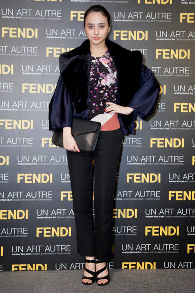 <strong>FENDI｜フェンディ</strong>　石田ニコルさん