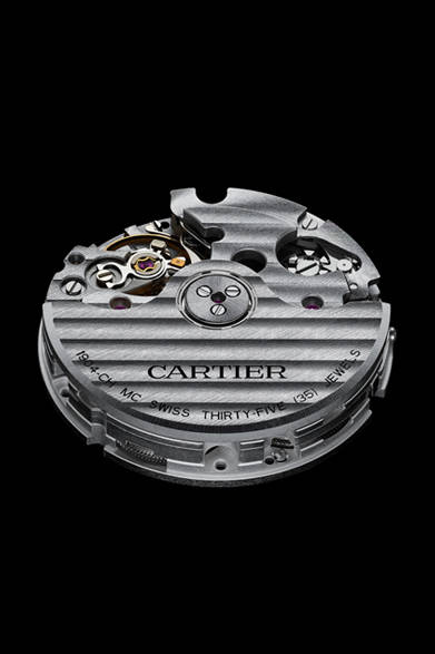 <strong>Cartier│カルティエ</strong>　Laziz Hamani © Cartier 2012<br />「カリブル ドゥ カルティエ クロノグラフ ウォッチ」ムーブメントは自動巻完全自社開発製造の自動巻きムーブメント「1904-CH MC」を搭載