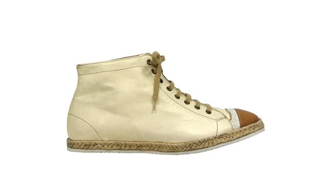 <strong>Jas-M.B.｜ジャスエムビー、国内唯一の路面店が代官山にオープン</strong>　クラシック ハイカットスニーカー　ホワイト（価格未定）