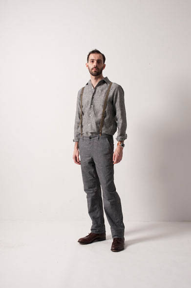 <strong>FUJITO｜フジト</strong>　 2013年夏コレクション　Open Coller Shirts1万8900円、Wide Trousers2万4150円、Leather Suspender9450円